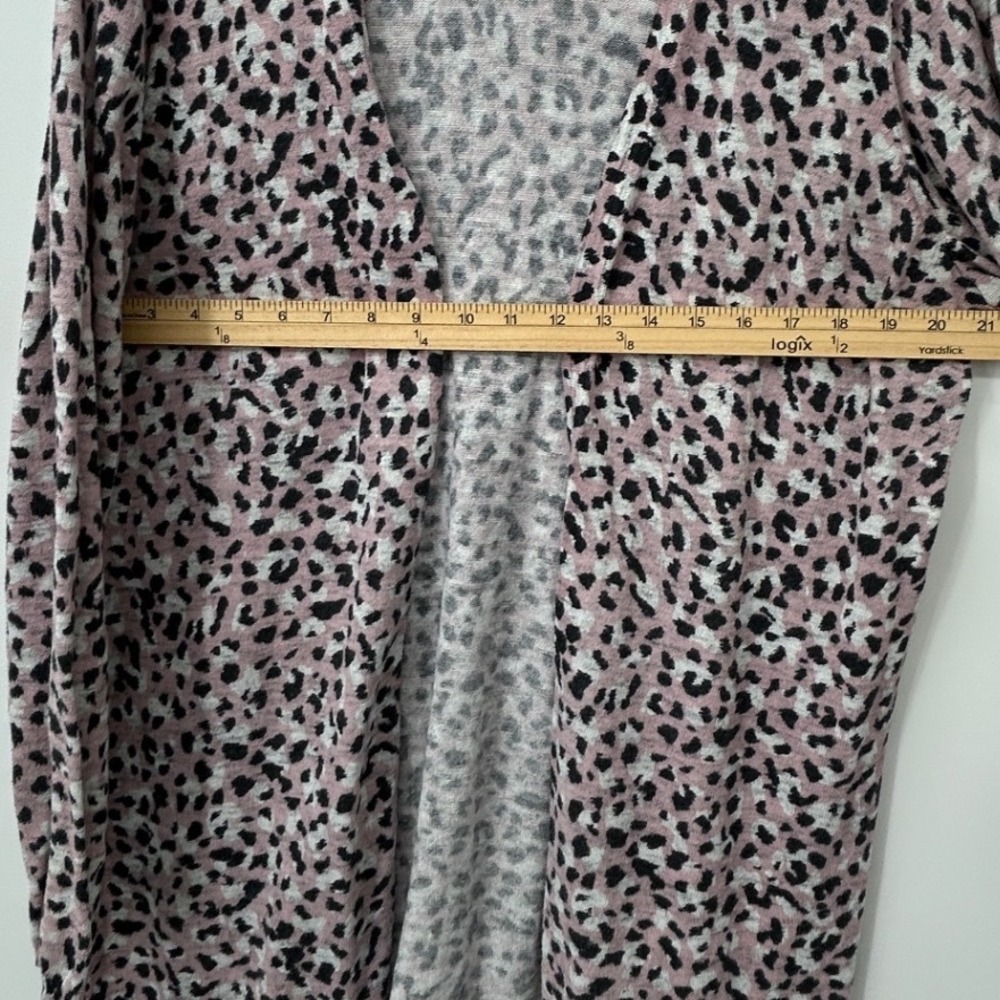 Torrid Womens Pink Grey Leopard Print Open Front Long Cardigan Sweater Size 1 - Picture 6 of 6
